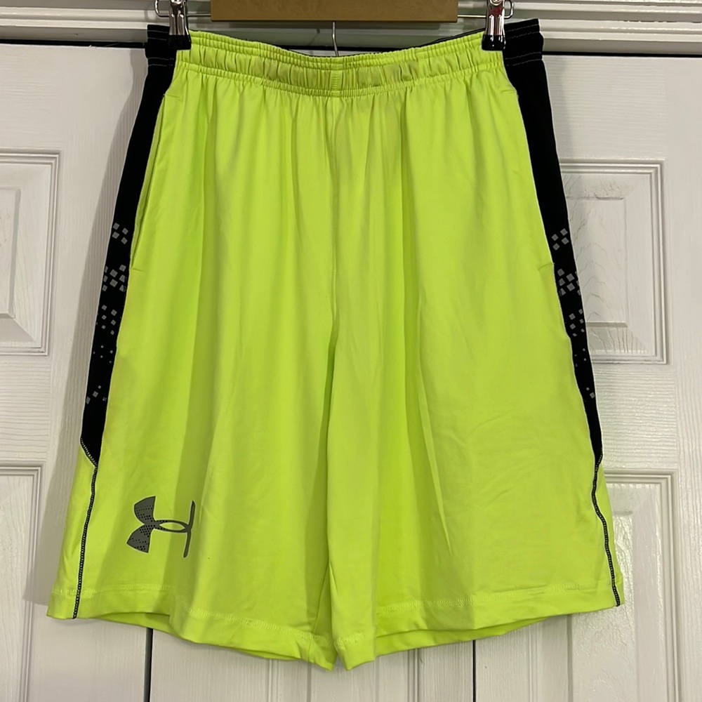 Under Armour men’s loose shorts